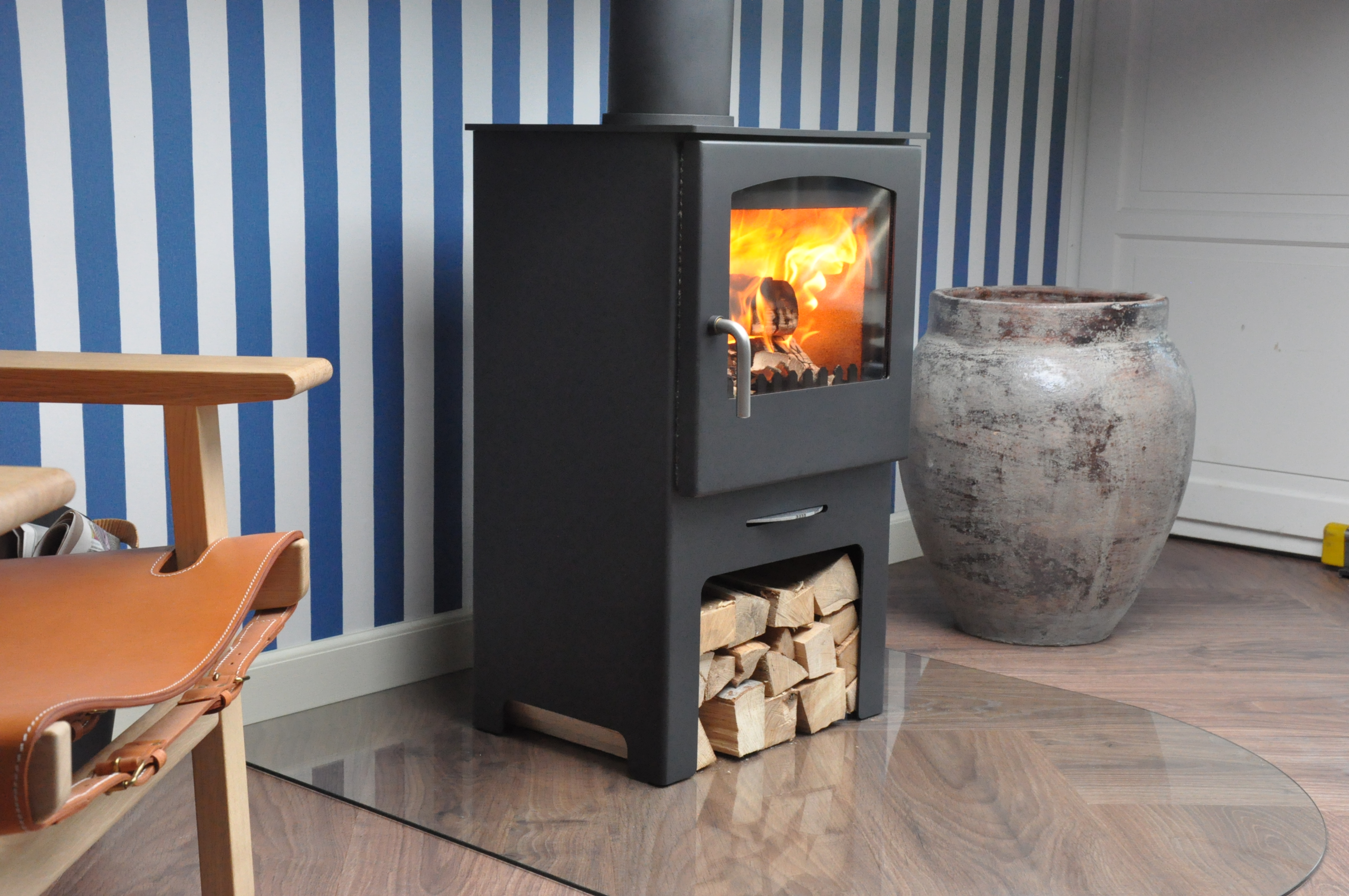 Small wood-burning stove from Jydepejsen | Country 765 with