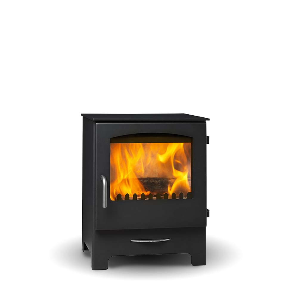 Mini wood stove made of steel | Country 575 from Jydepejsen is perfect for  countryside charm.